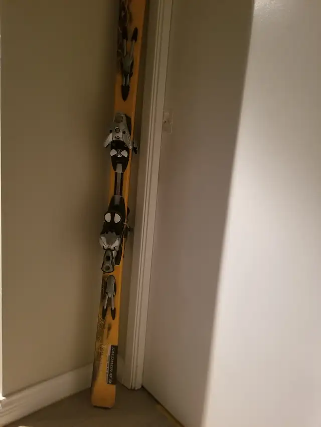 195 all-purpose beta carvers with s12s sm 120s v3s u6s helmet in Ski in North Shore - Image 9