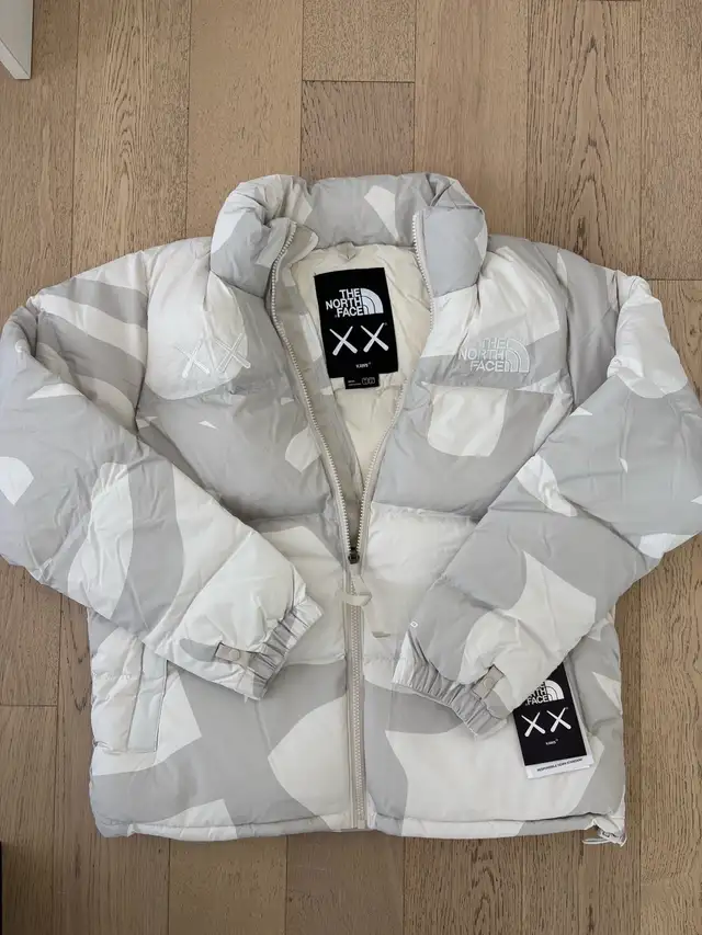 Doudoune The North Face KAWS  in Men's in City of Montréal - Image 3