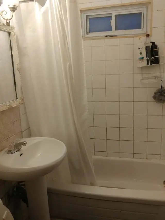 Room near Bridgeport Mall 600$ All included. Oct 1st .Parking in Room Rentals & Roommates in Kitchener / Waterloo - Image 3