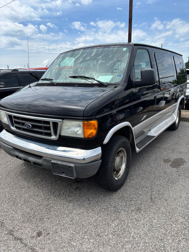 handicap access van in Cars & Trucks in City of Toronto - Image 2