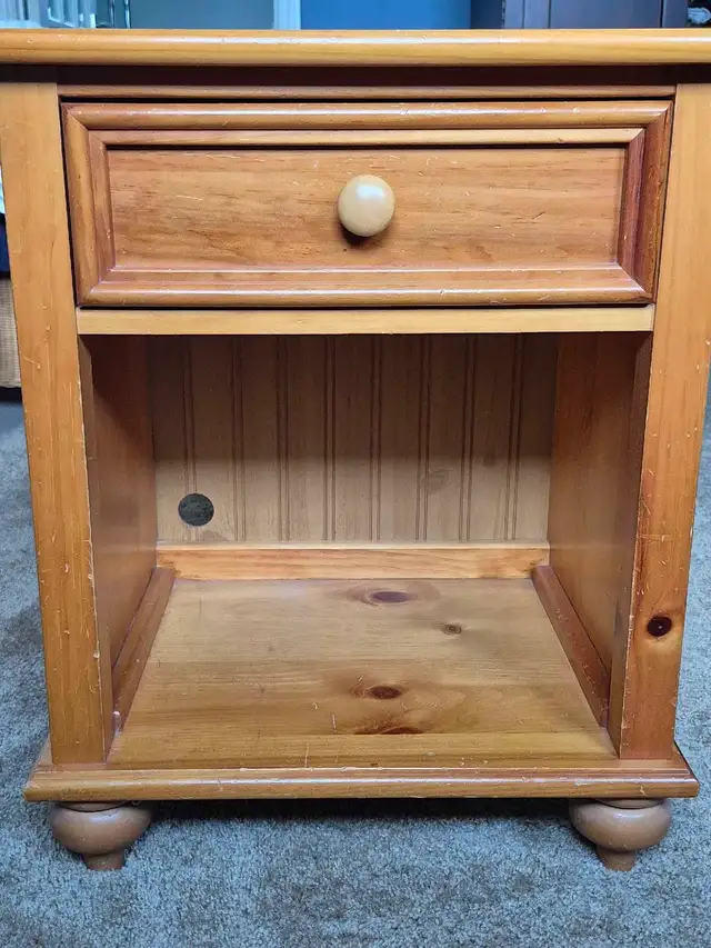 Stanley Solid Wood Dresser and Night Table set in Dressers & Wardrobes in Mississauga / Peel Region - Image 7