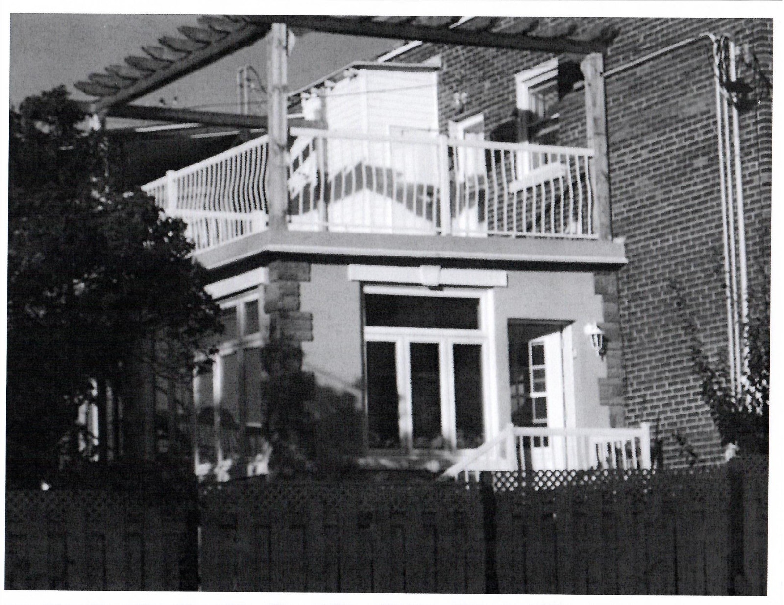 Upper duplex  quartier  CDN  4 1/2  peut louer en chambre — photo 1