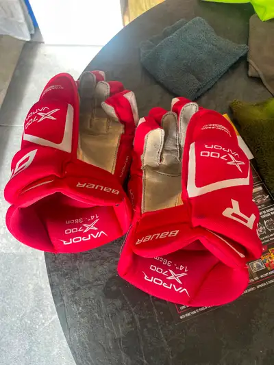 Bauer X700 14" gloves Red New Shape, View more