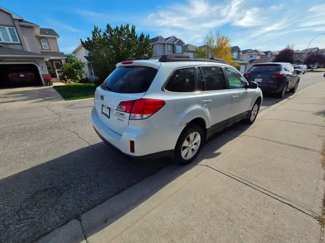 2012 Subaru Outback 3.6R582838608756090884