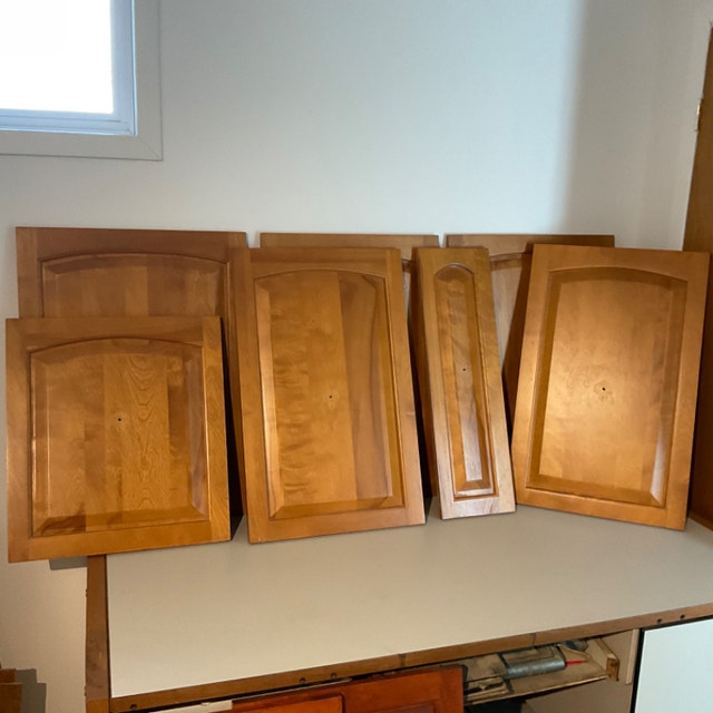 Panneau d’armoire en merisier massif Armoires et revêtements de