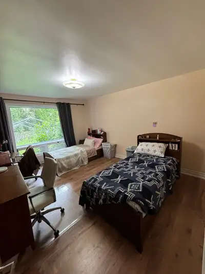 Master bedroom- shared if needed 