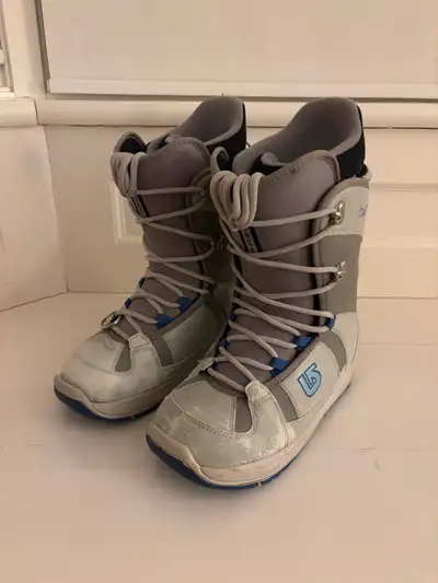 Burton Tribute Women’s Snowboard Boots Size 8.5, View more