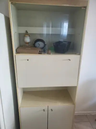 "Meubles à vendre – bon état – prix négociable (Saint-Léonard, View more