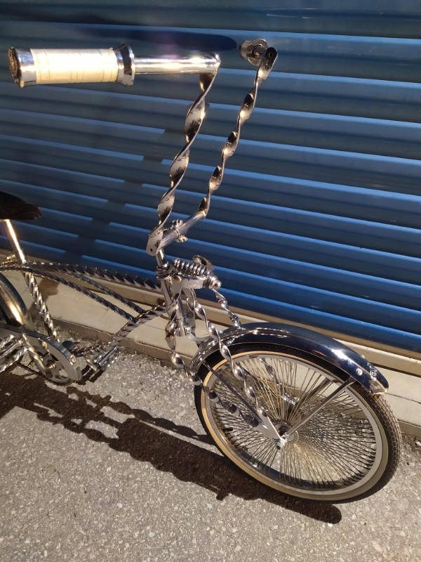Rare Lowrider Bike - Twisted Frame and Parts, Fan Rims and More! in Other in Mississauga / Peel Region - Image 3