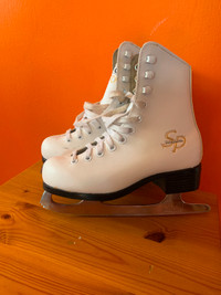 Used CCM 30 Ice Skates, size Y12