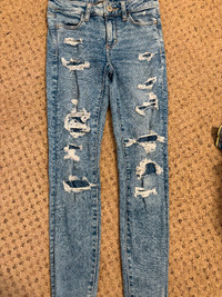 Woman’s American Eagle Jeans