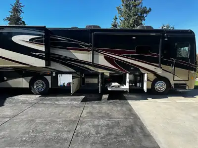 2018 Fleetwood 38K diesel pusher. 3 slides, 26,251kms, king adjustable bed, 1and half baths, 3 TV in...