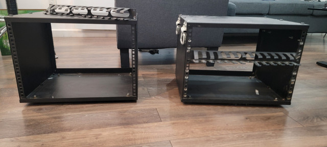 Cabinet Rackmount  (2 cabinet $40) dans Réseaux  à Ville de Montréal