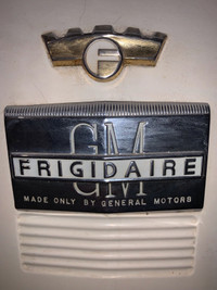 Réfrigérateur GM vintage antique