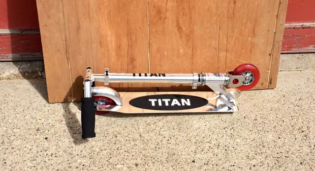 Titan aluminum scooter in Kids in Strathcona County - Image 4