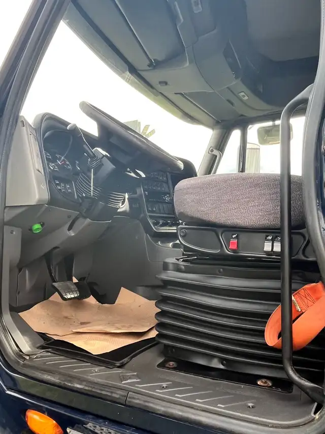 2017 International Prostar, ISX 485HP, 18spd Manual, 46 rears! in Heavy Trucks in Saskatoon - Image 8