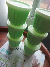 Vintage set of 6 Jell~O Tupperware cups