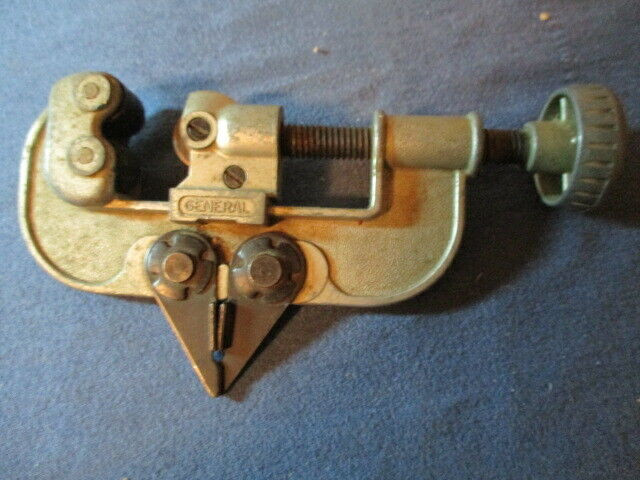VINTAGE GENERAL TOOL CO. TUBING CUTTER-1/4" TO 1.5"-MADE IN USA dans Art et objets de collection  à Laval/Rive Nord - Image 3