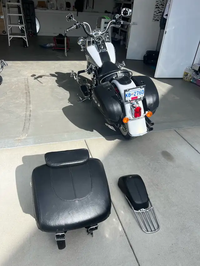 Beautiful 2008 one owner Harley Davidson deluxe in Street, Cruisers & Choppers in Kelowna - Image 4