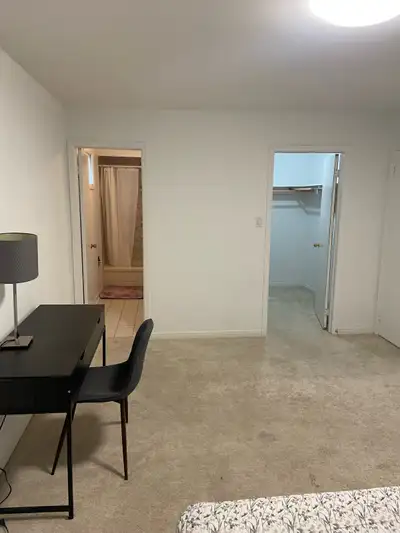 Master bedroom for rent