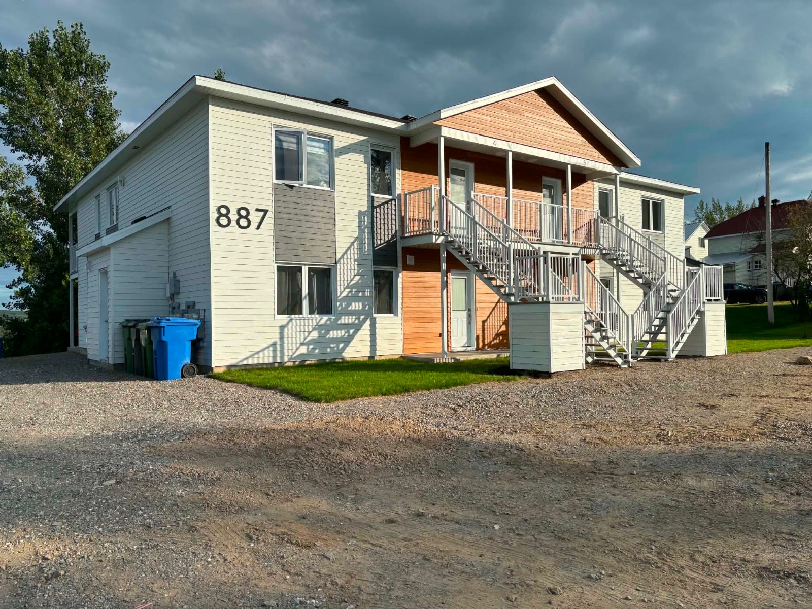 Spacieux et lumineux 4 1/2 avec bureau - St-Séverin en Beauce — photo 1