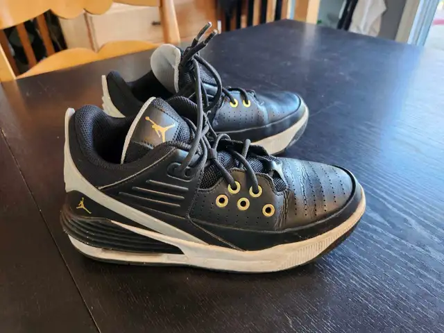 air Jordan souliers in Kids & Youth in Longueuil / South Shore - Image 3