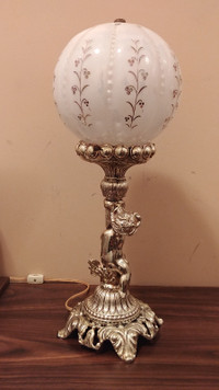 Lampe Antique a Globe