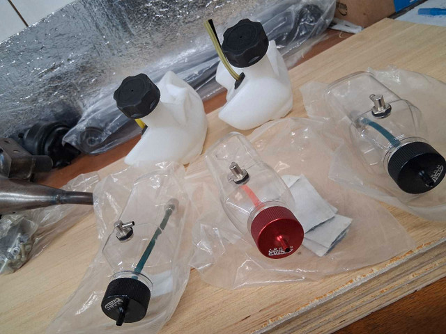 3 New 250*ml hobby fuel tanks with fuel filter + aluminum *cap. in Hobbies & Crafts in Owen Sound - Image 2