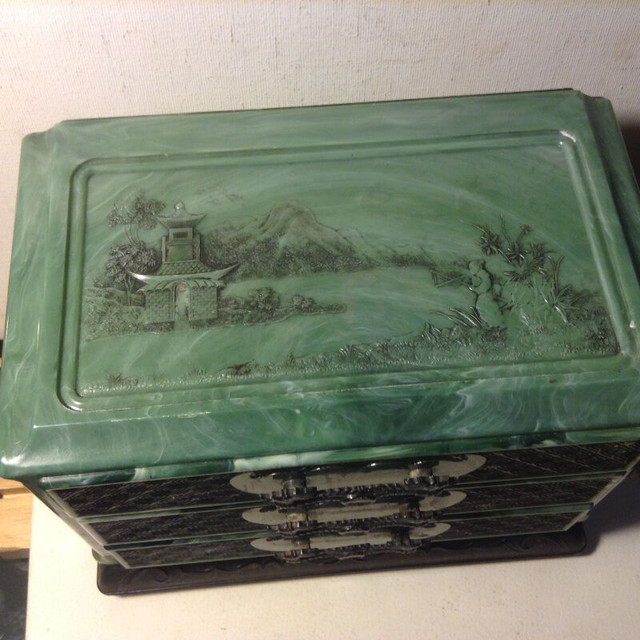 Antique Chinese Bakelite Celluloid Jewelry box in Arts & Collectibles in Vancouver - Image 2