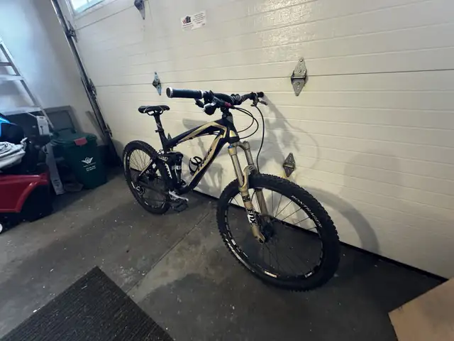 Trek Remedy 9 Mountain Bike in Mountain in Kitchener / Waterloo - Image 3