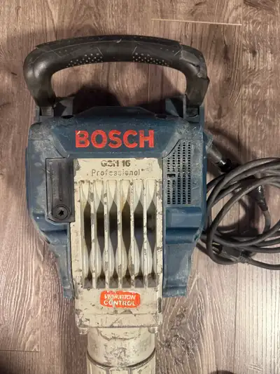 BOSCH - GSH 16-30 - DEMOLITION HAMMER BREAKER Comes with chisel, flat and cup bits