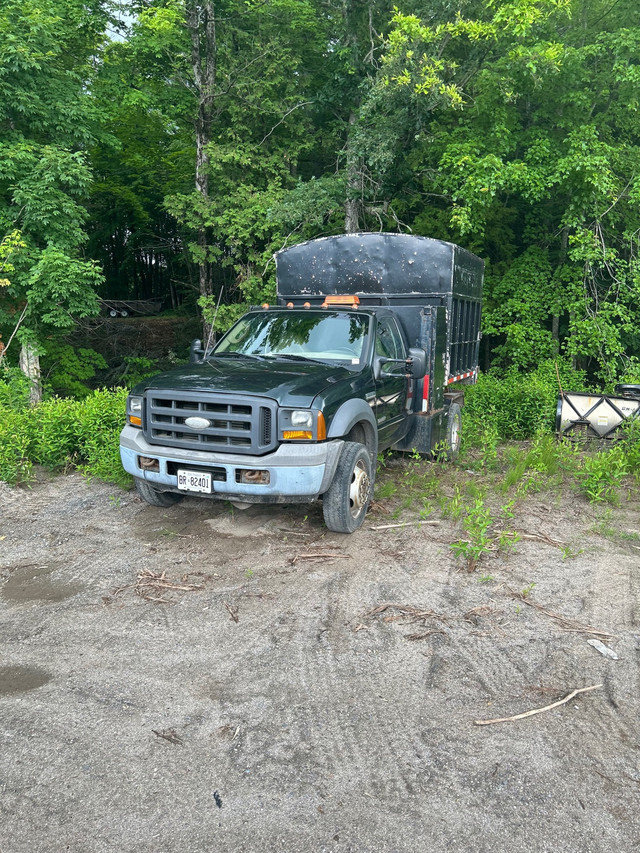 2004 f550 chipper dump  in Heavy Trucks in Kingston - Image 2