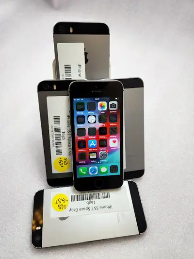 iPhone SE 32gb Grey Unlocked 3 Months Warranty, View more