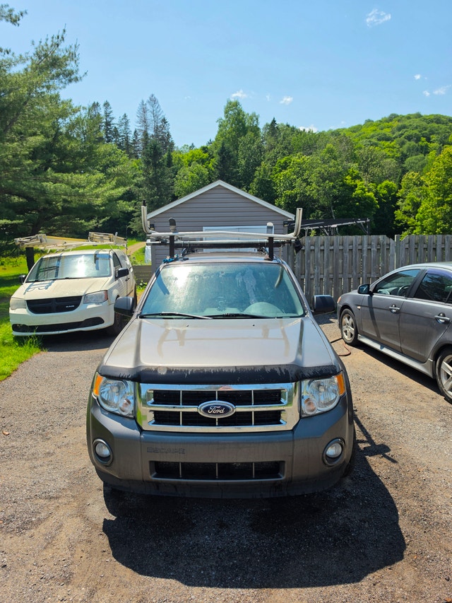 Ford Escape 2012 XLT — photo 2