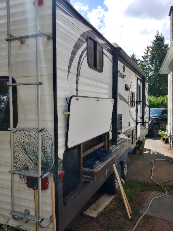 2015 Keystone Hideout in Travel Trailers & Campers in Nanaimo - Image 2