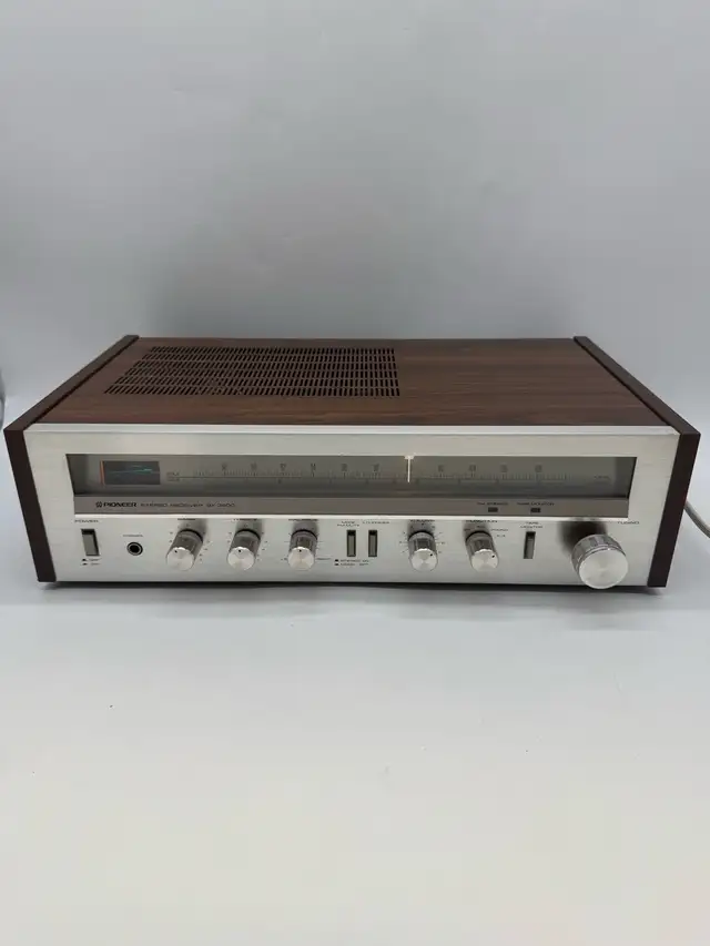 Pioneer SX-3400 Vintage AM/FM Stereo Receiver Made in Japan  in Stereo Systems & Home Theatre in City of Toronto - Image 2