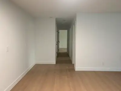 2 bed room basement Surrey $1900