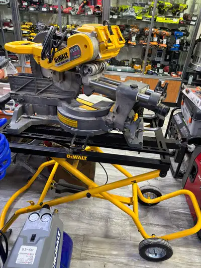 Dewalt DHS790 120V 12” Sliding Mitre Saw & Stand Missing a side guard and stand is tight. We do offe...