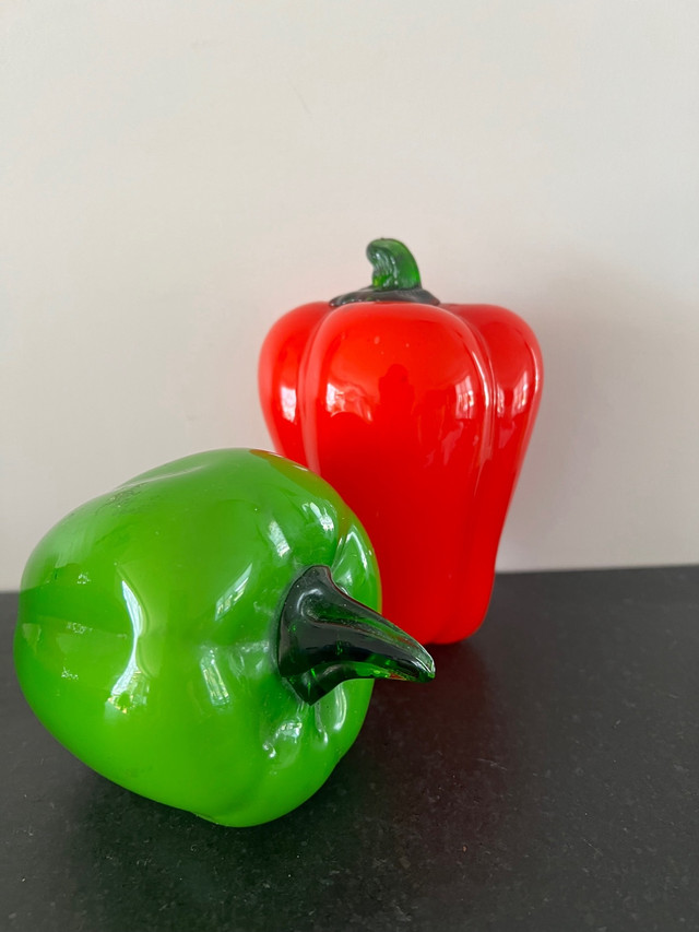 2 VTG Murano Style Art Glass Red and Green Peppers in Arts & Collectibles in Mississauga / Peel Region - Image 4