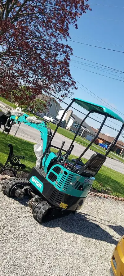 5 Hours on hour meter. My cell 365.880.7771. St.Catharines Ontario. Private Sale $5 thousand Cash To...