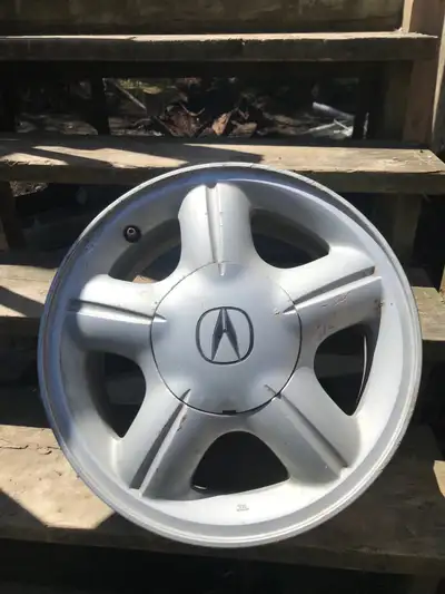 4 Mags 4x 100 15 pouces. propre était sur Acura fait sur Honda / Acura etc 819-640-1878. Ou meilleur...