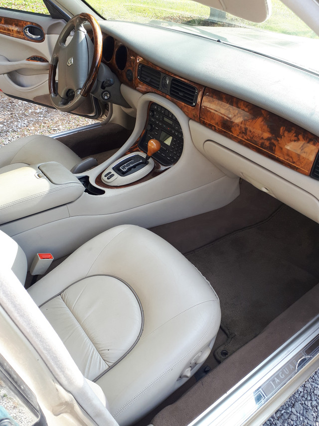 2000 xj8 Jaguar Vanden Plas in Cars & Trucks in Kawartha Lakes - Image 4