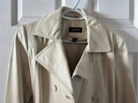 Ladies  leather cream trench coat. Fits small/medium