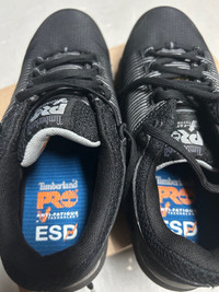 Safety shoes- never used