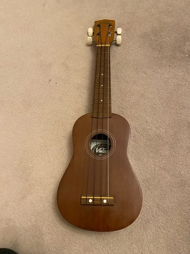 JHS& co. vintage ukulele model 11K20N. in Other in Markham / York Region - Image 2