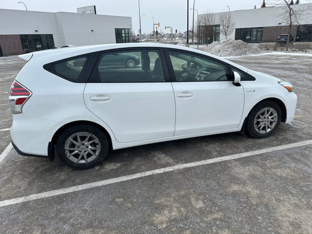 Toyota Prius V 2018 in Cars & Trucks in Winnipeg - Image 3
