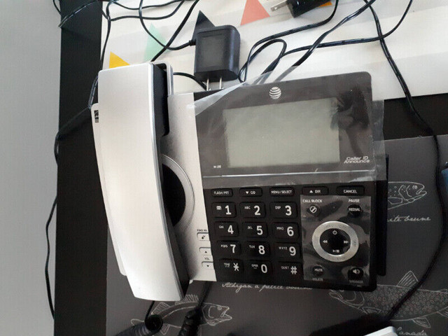 AT&T 2-Handset Cordless Phone System w/ Answering System in Home Phones & Answering Machines in City of Toronto - Image 4