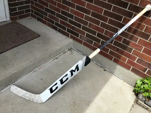 3 Used Adult Composite Goalie Sticks in Hockey in Windsor Region - Image 8