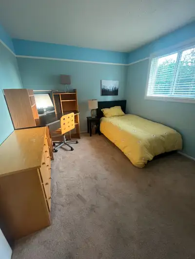 Looking for a quiet, studious, FEMALE university/college student to rent 1 furnished bedroom in a si...