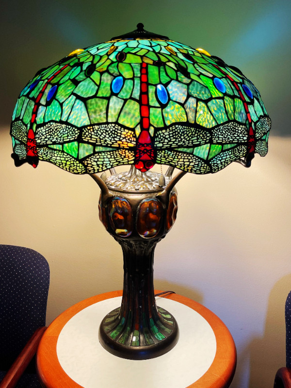 32" H * 22" D Vintage Tiffany Style Lamp, Stained Glass lamp, Dr in Indoor Lighting & Fans in St. Catharines - Image 2